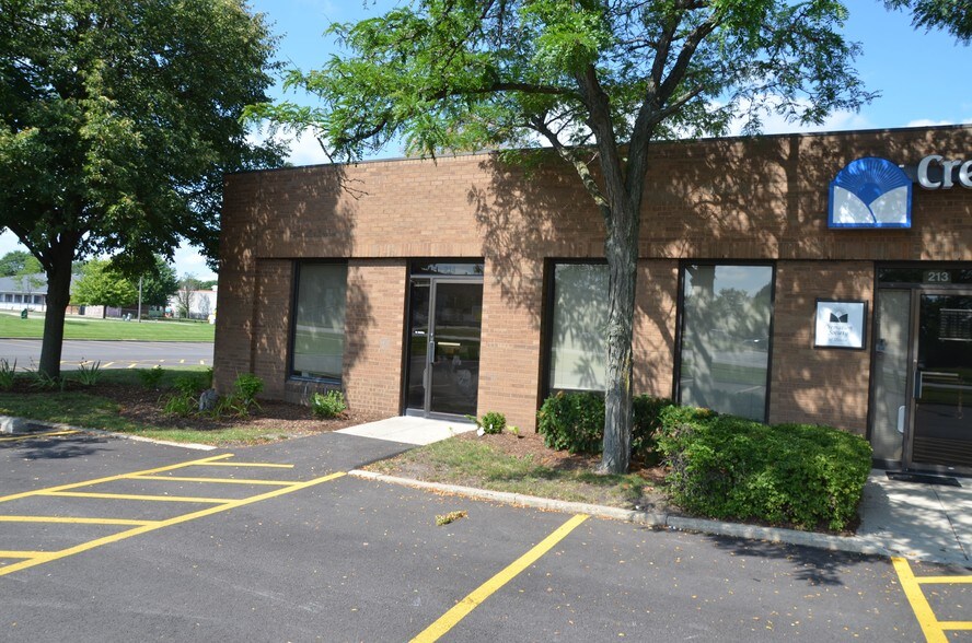 More Photos Of 4255 Westbrook Dr, Aurora Medical For Lease