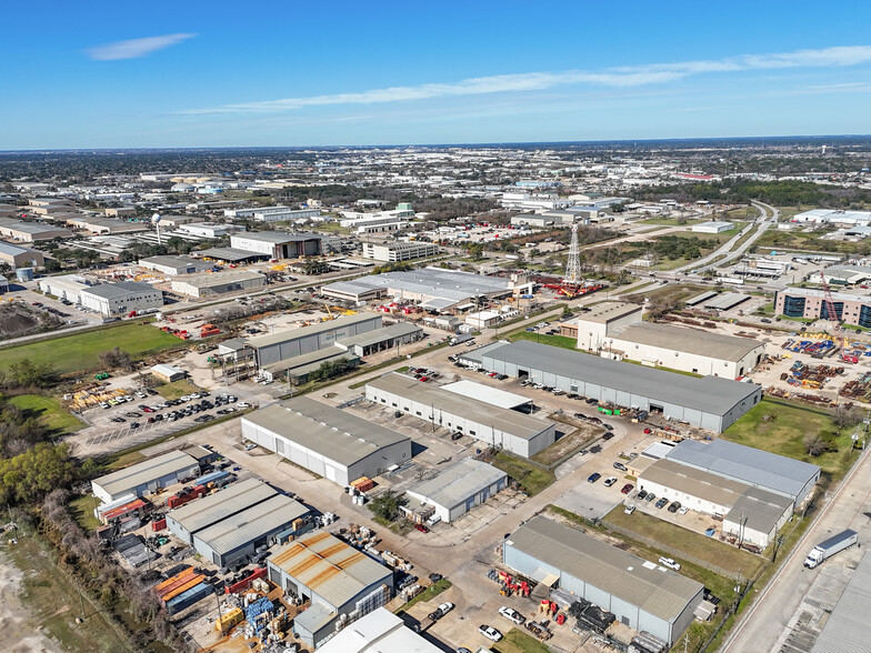 More Photos Of 6754-6758 Northwinds Dr, Houston Warehouse For Sale