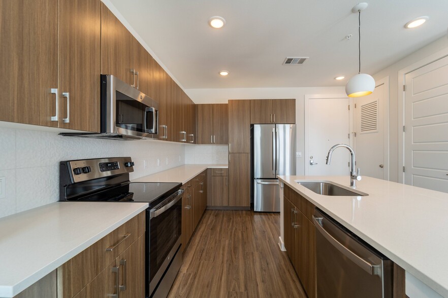 More Photos Of 2832 E Martin Luther King Jr Blvd, Austin Apartments For Lease