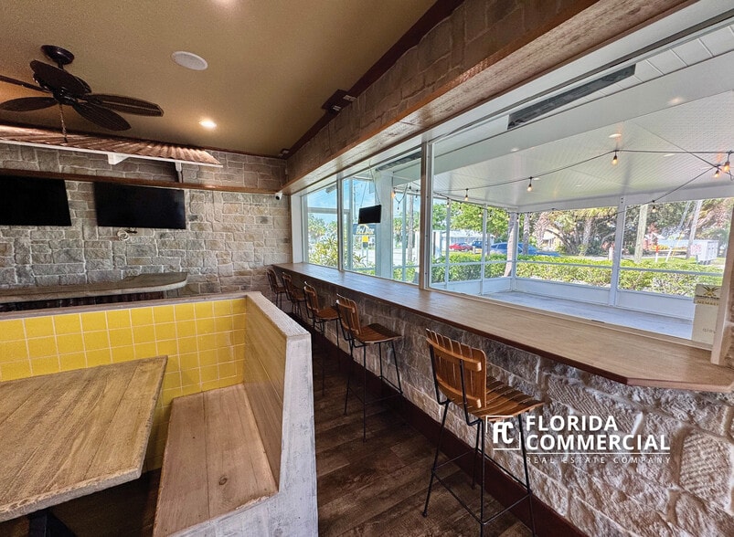 More Photos Of 796 NE Dixie Hwy, Jensen Beach Restaurant For Sale