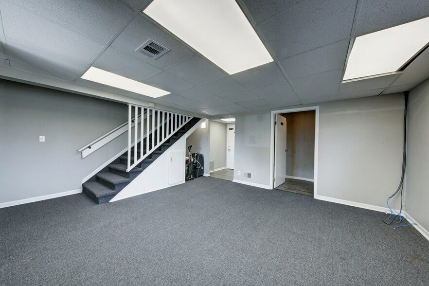 More Photos Of 36050 Goddard Rd, Romulus Auto Repair For Sale