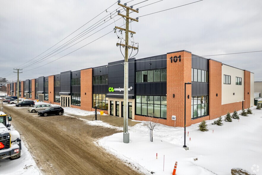 More Photos Of 100 Blvd Jean-Baptiste-Rolland O, Saint-jerome Unknown For Lease
