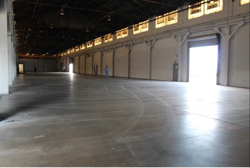 More Photos Of 2301 Duss Ave, Ambridge Warehouse For Lease