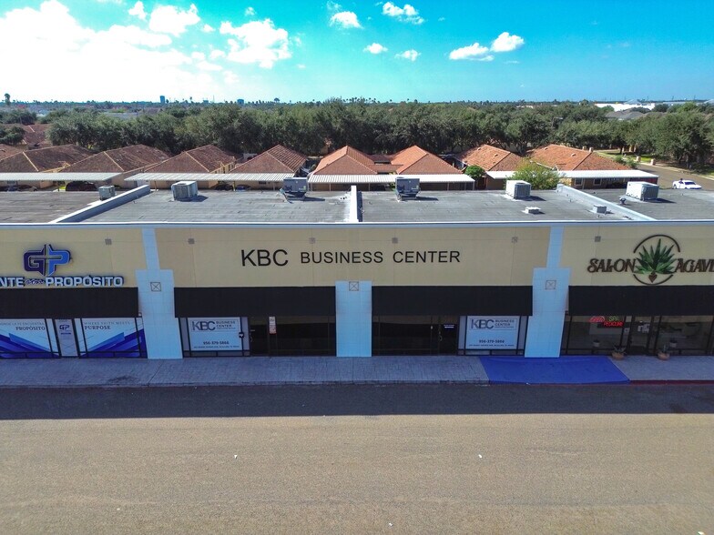 More Photos Of 2511-2513 Buddy Owens Blvd, McAllen Health Club For Lease