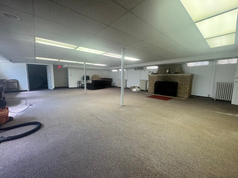 More Photos Of 856 S Green St, Wichita Specialty For Sale