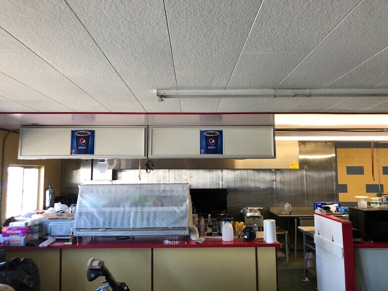 More Photos Of 432 South St, Mabton Freestanding For Lease