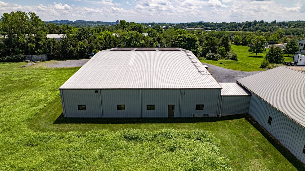 More Photos Of 641 Acorn Dr, Harrisonburg Manufacturing For Sale