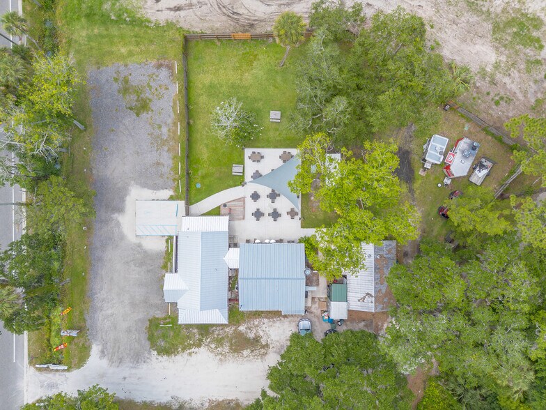More Photos Of 1001 Canal St, New Smyrna Beach Freestanding For Sale