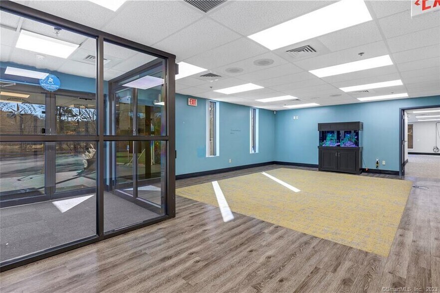 More Photos Of 192 Westbrook Rd, Essex Office For Sale