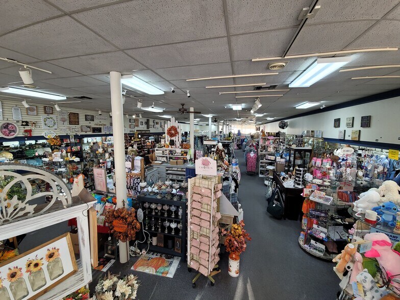 More Photos Of 302 N Main St, Rushville Storefront Retail Office For Sale