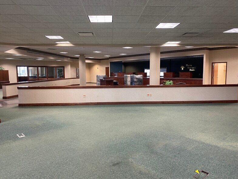 More Photos Of 300 Southtown Blvd, Owensboro Office For Lease