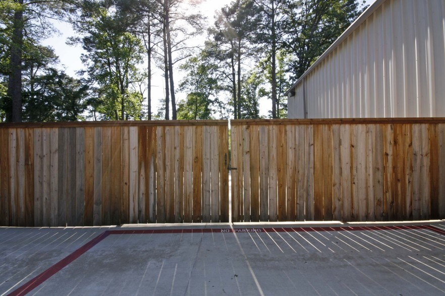 More Photos Of 405 Enterprise St, Longview Warehouse For Sale