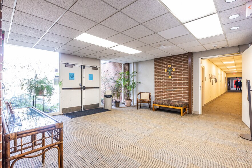 More Photos Of 1790 Lavista Rd NE, Atlanta Specialty For Lease