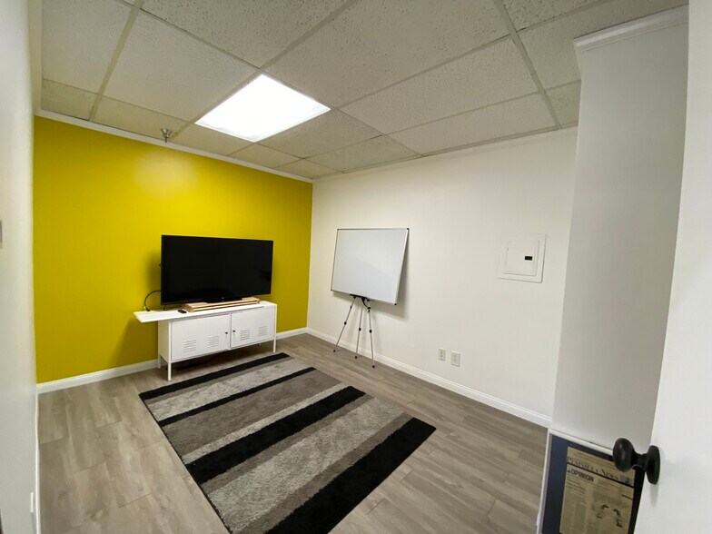 More Photos Of 25550 Hawthorne Blvd, Torrance Medical For Lease