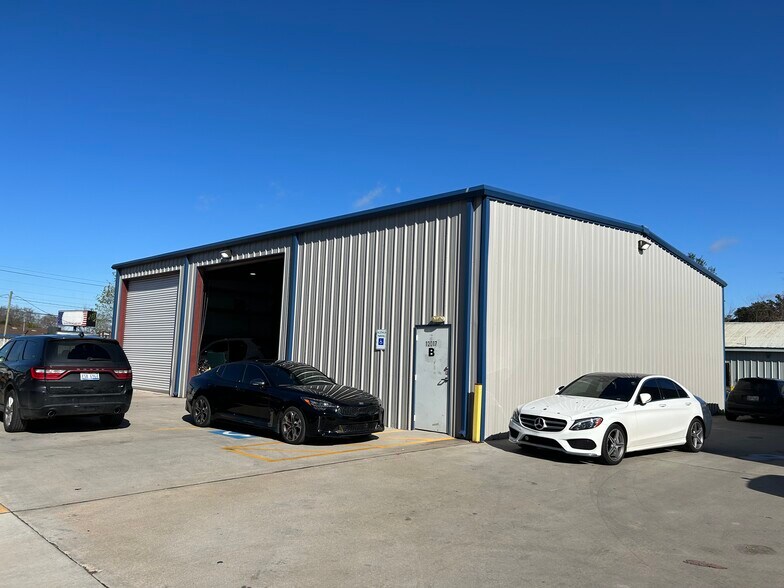 More Photos Of 12017 Carlsbad St, Houston Distribution For Lease