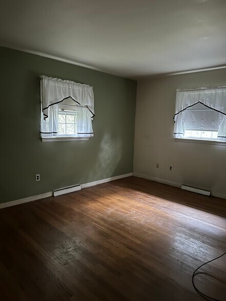 More Photos Of 73 Berlin Cross Keys Rd, Williamstown Specialty For Sale