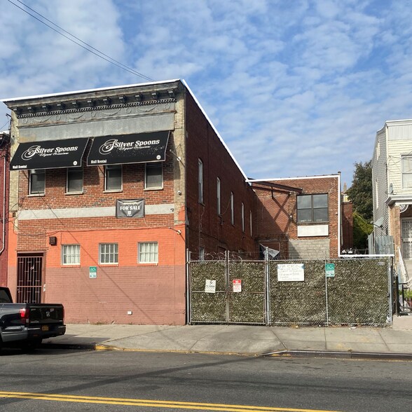 More Photos Of 161 Jamaica Ave, Brooklyn Storefront Retail Office For Lease