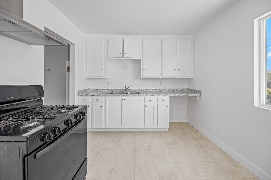 More Photos Of 1445 N Wilmington Blvd, Wilmington Multifamily For Sale