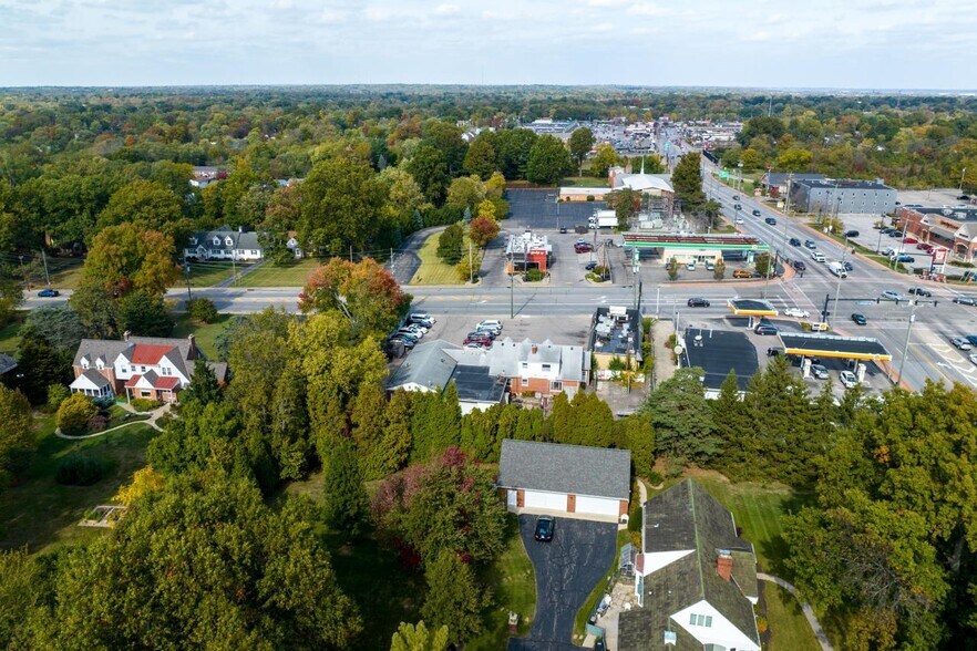 More Photos Of 913-915 W Galbraith Rd, Cincinnati Auto Repair For Sale