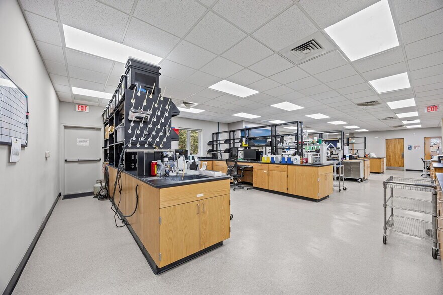 More Photos Of 9 Walden Ridge Dr, Asheville Medical For Lease