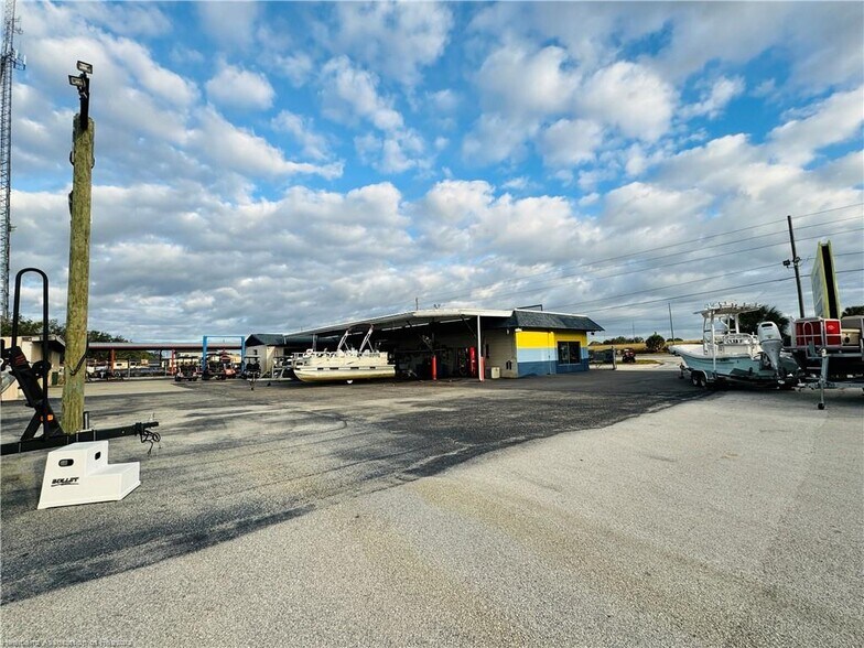 More Photos Of 1130 US Highway 27 N, Lake Placid Freestanding For Sale