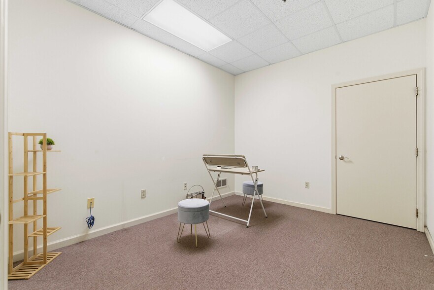 More Photos Of 86 Coraopolis Rd, Coraopolis Daycare Center For Lease