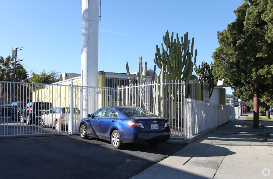 More Photos Of 5200 Venice Blvd, Los Angeles Loft Creative Space For Sale