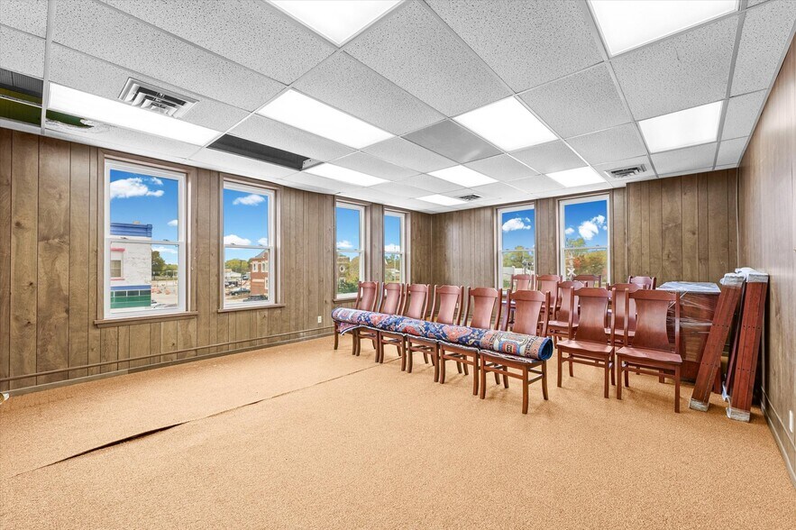 More Photos Of 101 E Sangamon Ave, Rantoul Storefront Retail Office For Sale