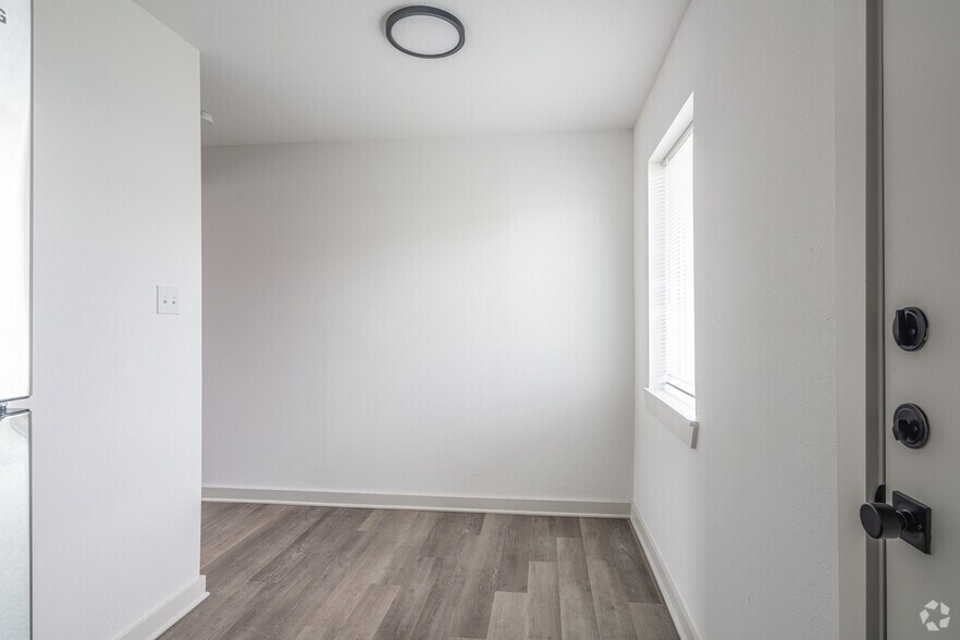 More Photos Of 2020 Cottonwood St, Beaumont Apartments For Sale