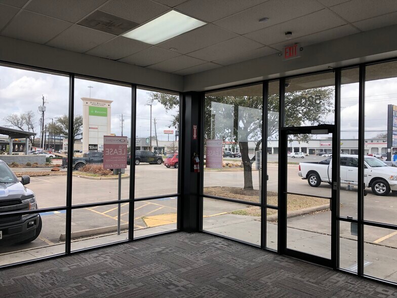 More Photos Of 5201 W 34th St, Houston Freestanding For Lease