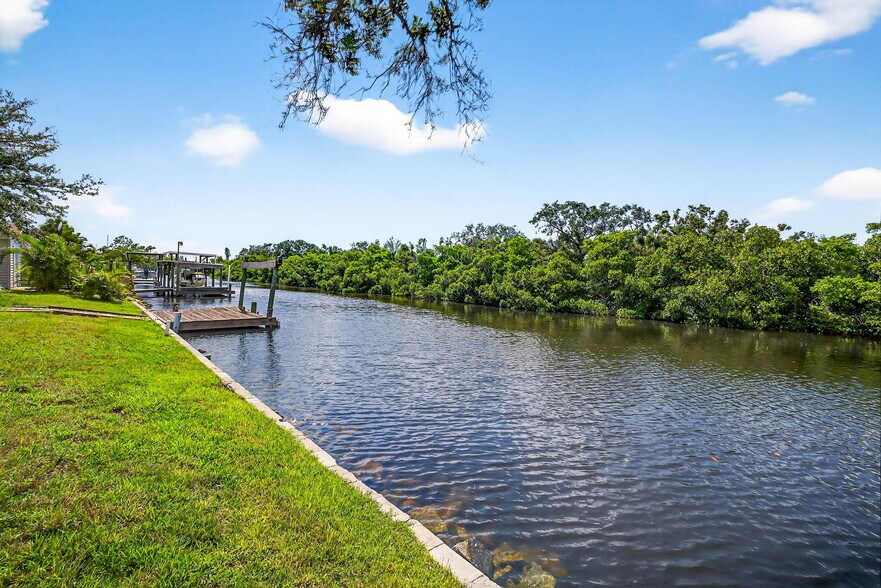 More Photos Of 3225 W Shell Point Rd, Ruskin Apartments For Sale