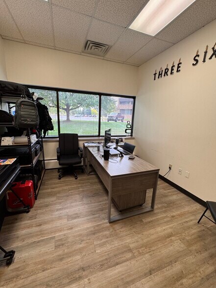 More Photos Of 2851 Charlevoix Dr SE, Grand Rapids Office For Lease