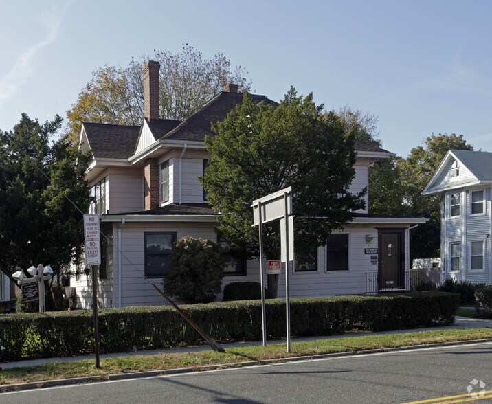 Primary Photo Of 118 Jerusalem Ave, Hicksville Office For Sale