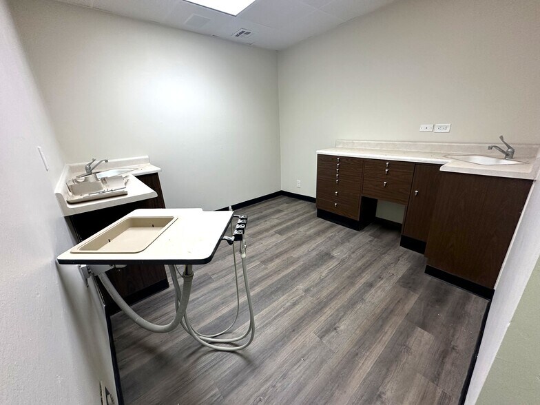 More Photos Of 2812-2816 W Hefner Rd, Oklahoma City Office For Lease