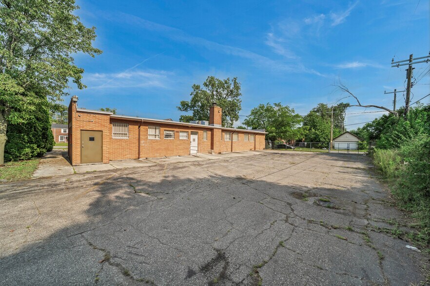 More Photos Of 19711 Greenfield Rd, Detroit Religious Facility For Sale