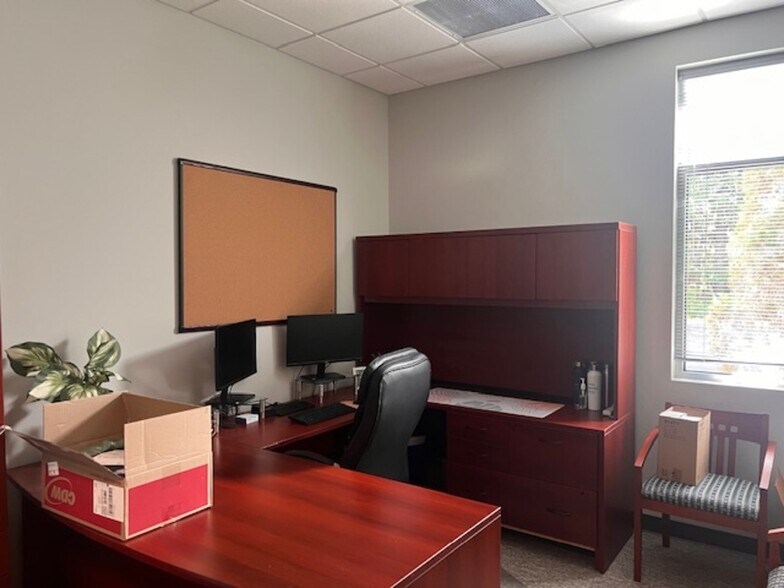 More Photos Of 2125 Barrett Park Dr NW, Kennesaw Office For Lease