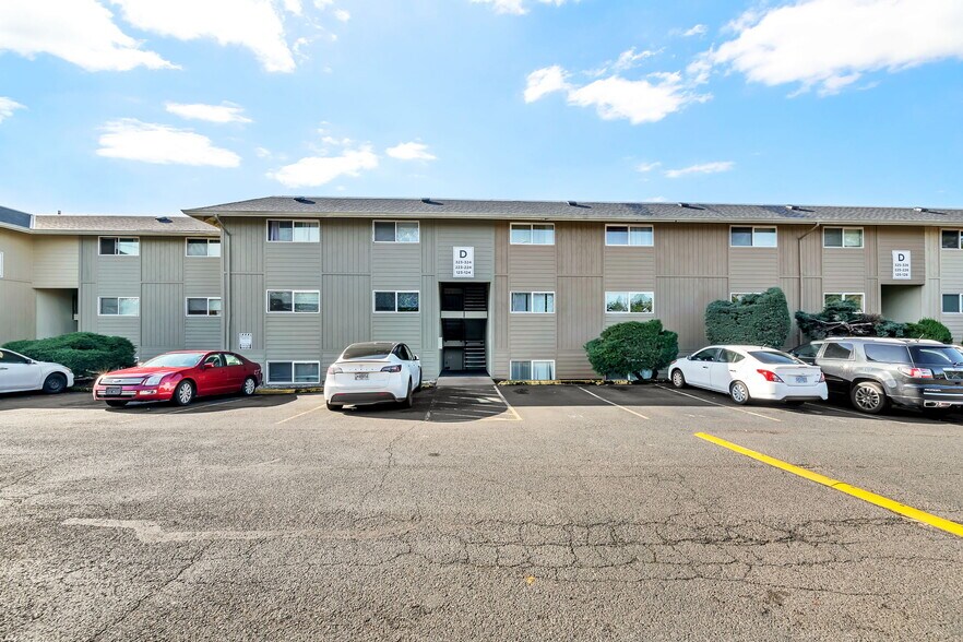 More Photos Of 17014-17062 NE Halsey St, Portland Apartments For Sale