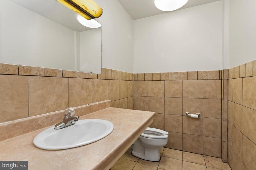 More Photos Of 100 W Franklin St, Hagerstown Office Residential For Lease