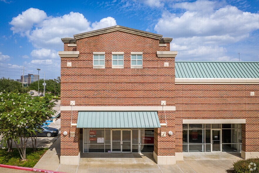 More Photos Of 16312-16322 Southwest Fwy, Sugar Land Unknown For Lease