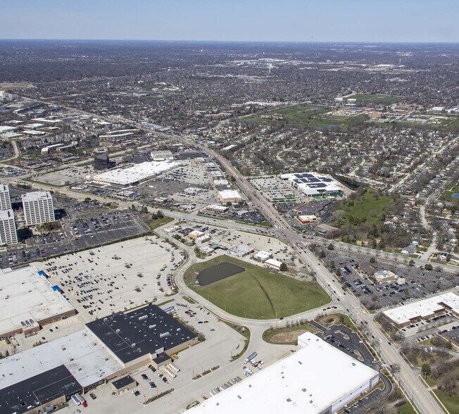 More Photos Of W Algonquin Rd, Arlington Heights Land For Sale