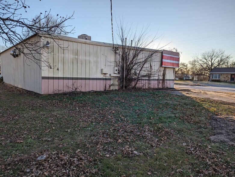 More Photos Of 150 S Grand Ave, Greenfield Freestanding For Sale