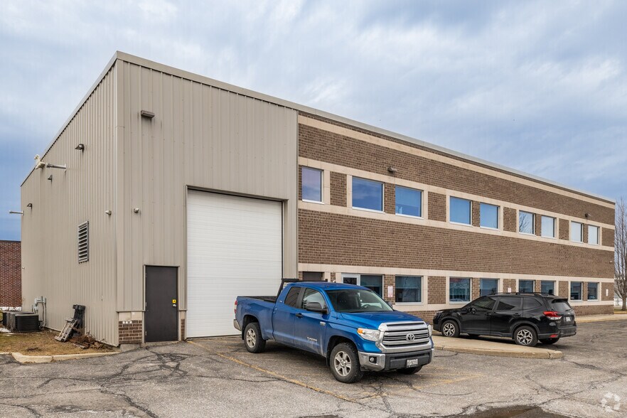 More Photos Of 560 Lacolle Way, Ottawa Flex For Lease