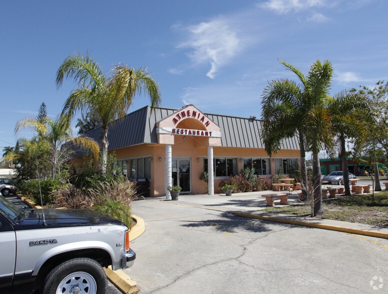 More Photos Of 1130 N Tamiami Trl, North Fort Myers Restaurant For Sale