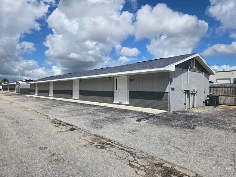 More Photos Of 11151 66th St N, Largo Office For Lease