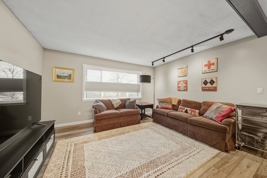 More Photos Of 798 Route 100, Wilmington Flex For Sale