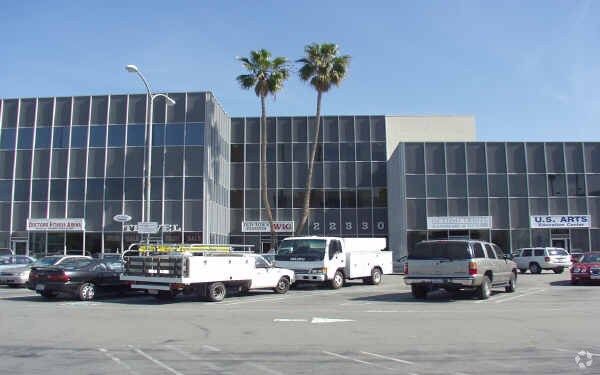 More Photos Of 3720 Sepulveda Blvd, Torrance Bank For Lease