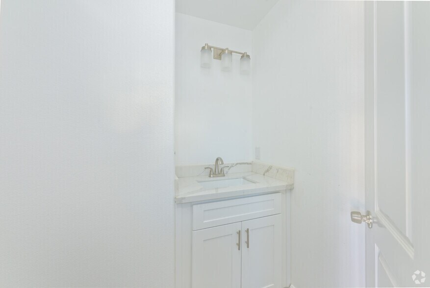 More Photos Of 15909 Merrill Ave, Fontana Apartments For Sale