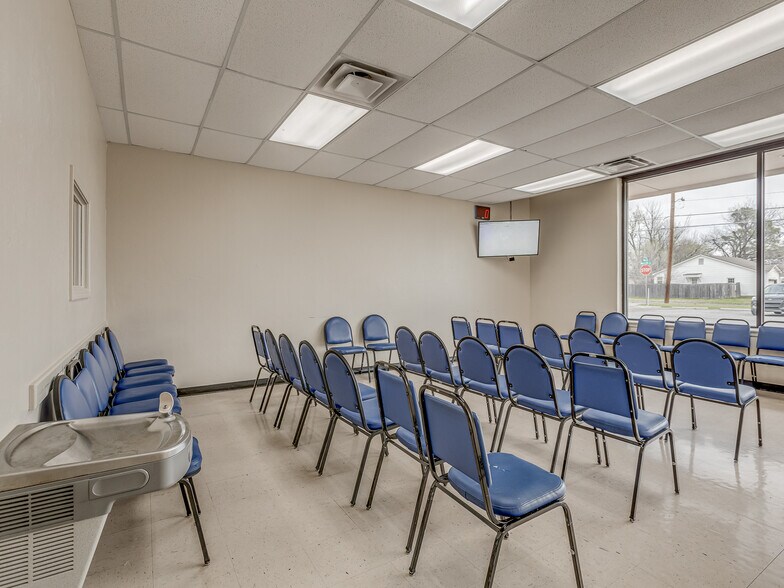More Photos Of 430 N Berry Rd, Norman Medical For Sale