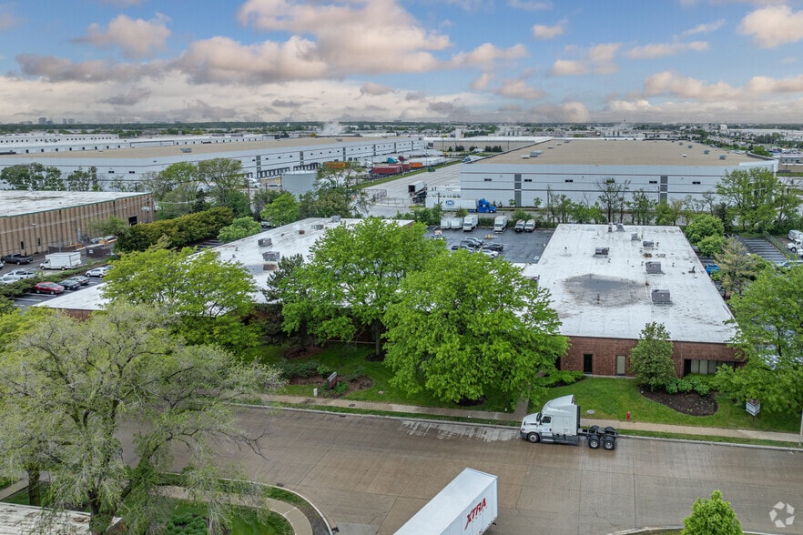 More Photos Of 1230-1300 Mark St, Bensenville Research And Development For Lease
