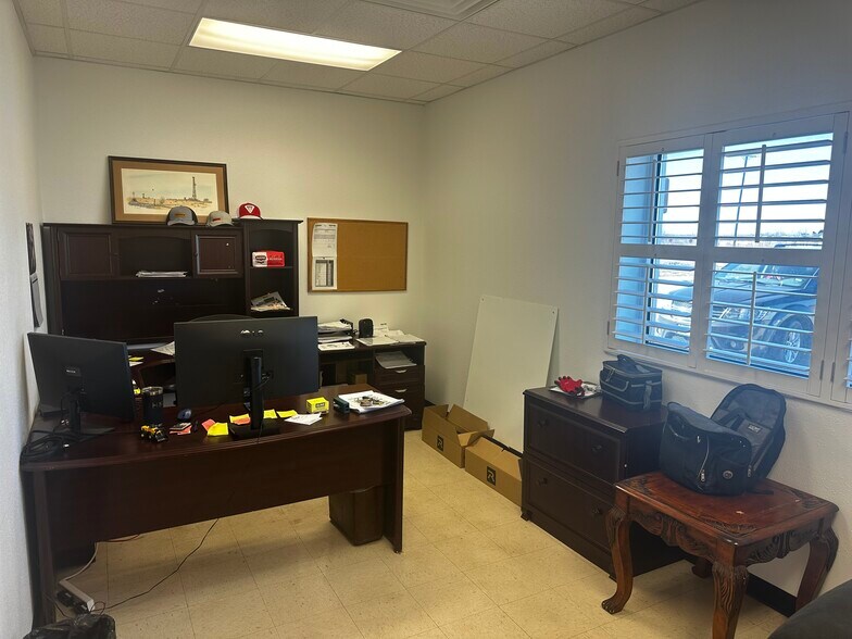 More Photos Of 1225 S Faudree Rd, Odessa Warehouse For Lease